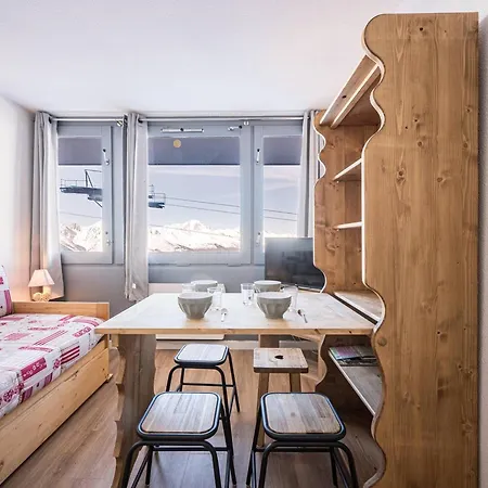 Skis Aux Pieds Pour 4 Pers., Vue Mont Blanc Appartement