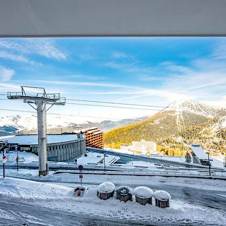 Skis Aux Pieds Pour 4 Pers., Vue Mont Blanc